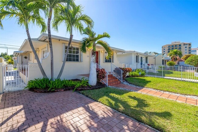 Photo - 3640 SW 25th St Unit 1