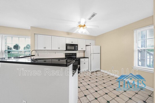 Photo - 1101 Lexington Way