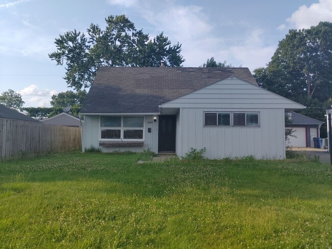 Building Photo - Charming 3 Br Home in Whitehall