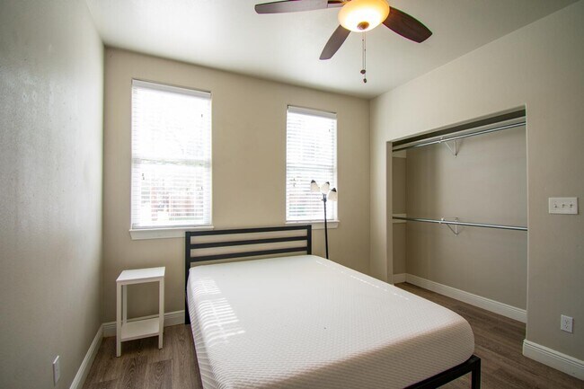 Photo - 1508 Avenue W