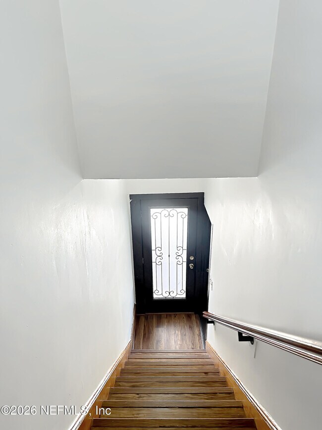 138 E Duval St