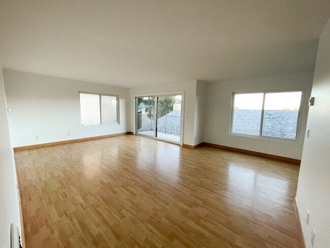 Photo - 4242 6th Ave