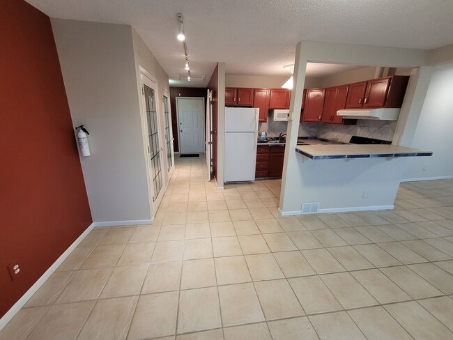 Photo - 2009 London Rd Unit Suite 200 Upstairs