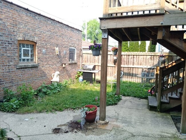 Building Photo - 3235 N Lockwood Ave