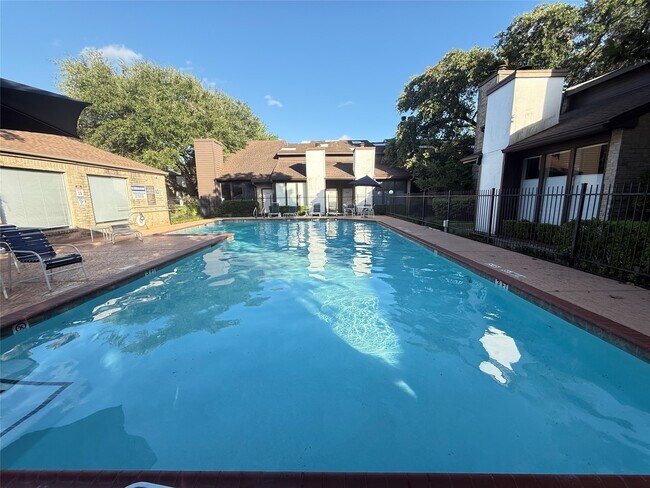 Building Photo - 2601 S Braeswood Blvd Unit 1005