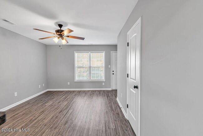 Photo - 111-121 Cornerstone Drive