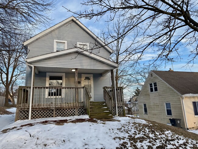 Building Photo - 2157 10th St SW Rental