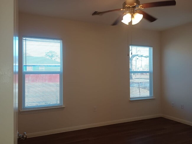 Photo - Cozy 2 bed / 1 bath - Move in Ready!