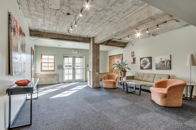 Photo - 1209 N Harvey Ave Unit 102