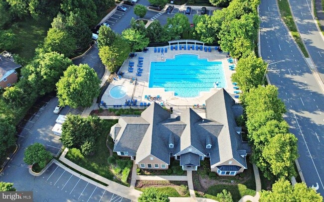 Photo - 4600 Carisbrooke Ln