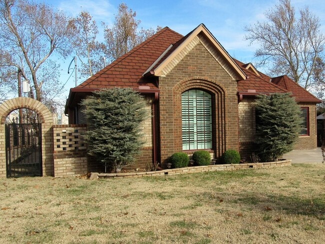 Photo - 7709 NW 21st St