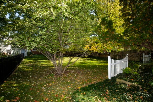 Photo - 1327 N Oak St