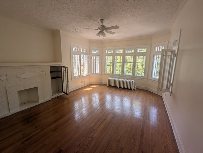 Building Photo - 8249 S Marshfield Ave Rental