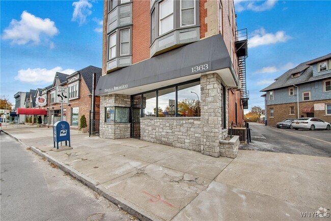 Building Photo - 1363 Delaware Ave Rental