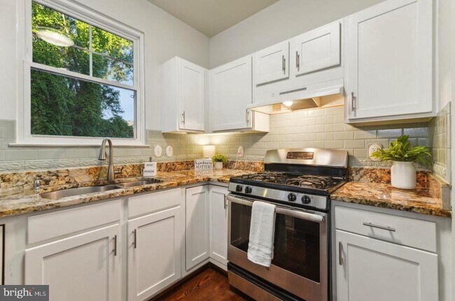 Photo - 3942 Hartlake St