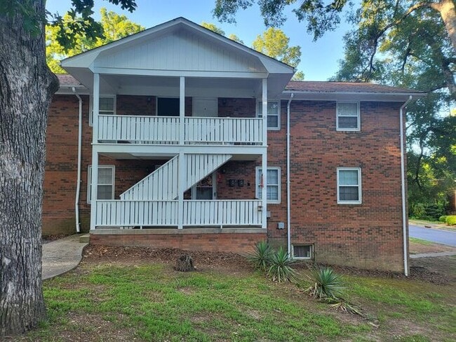 Apartment Close to Downtown Albemarle - Apartment Close to Downtown Albemarle