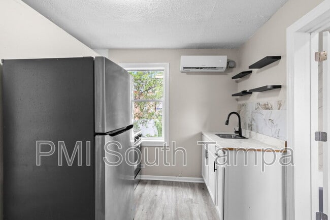 Photo - 2135 W St Louis St