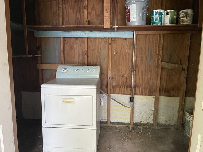 Photo - 2909 Collier Ave