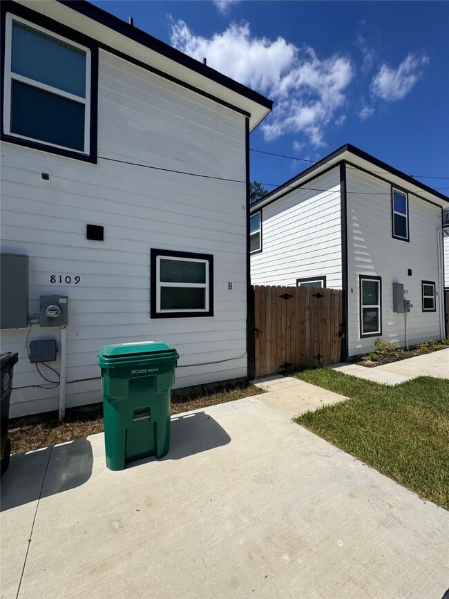 Building Photo - 8109 Denton St