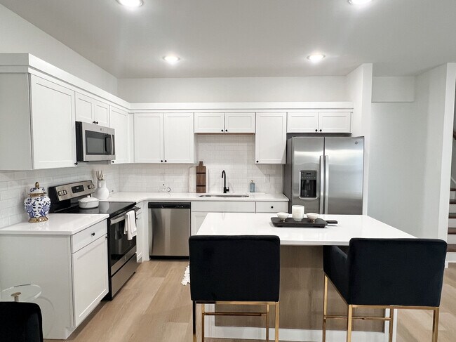 Photo - 219 Johnson Cir