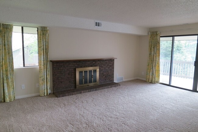 Photo - 600 Manhattan Dr