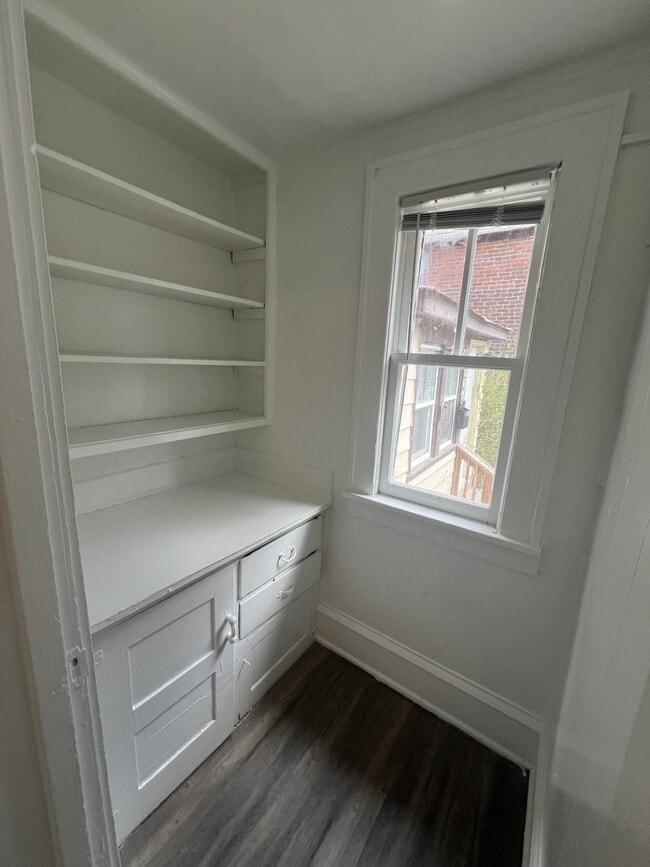 Photo - 571 Charles Ave