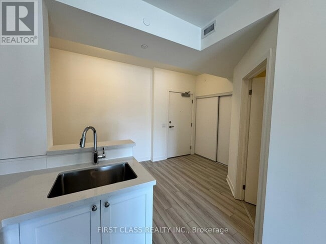 Photo - 51 Clarington Blvd Unité 318