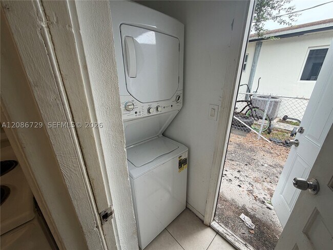 Photo - 148 NW 14th Way Unit 1