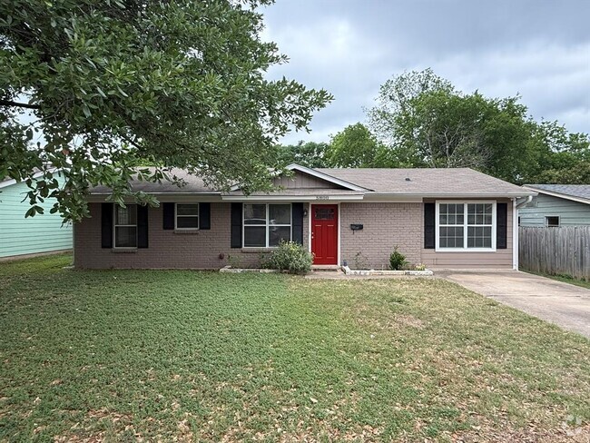 Building Photo - 5800 Cedardale Dr Rental