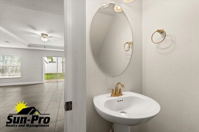 Photo - 5134 Taylor Ave