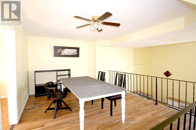 Photo - 1460 Limberlost Rd