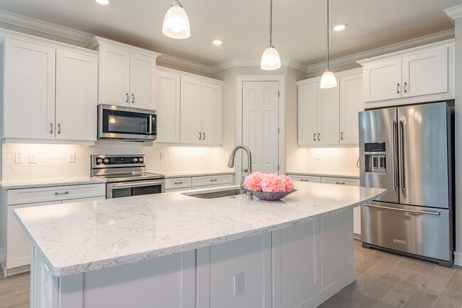 Photo - 339 Tamarindo Ln