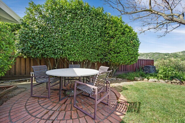 Photo - One level home Crockett, magnificent VIEWS
