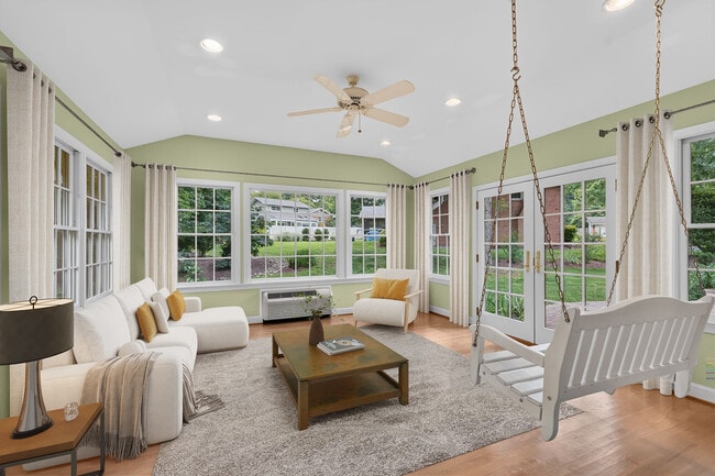 Addition with access to backyard - 6905 Stonewood Ct