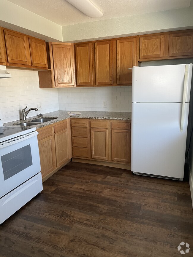 kitchen - 3360 S Canosa Ct Unit 3 Rental