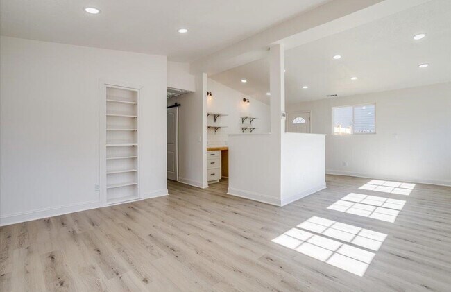 Photo - 710 North St