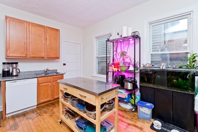 Photo - 3844 N Bernard St Unit 1F