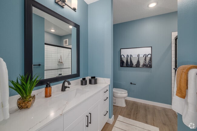 Vista Cay 3BR, 2BA - 1,387SF - Primary Bathroom