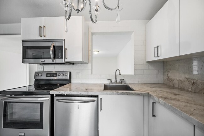 Photo - 11044 E University Dr