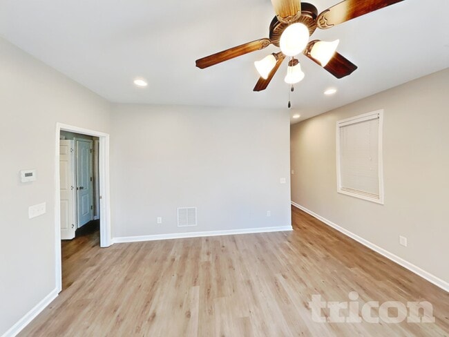 Photo - 104 Holcomb Manor Ct