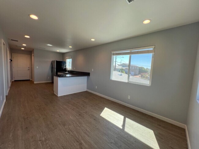 Building Photo - BF Bell Ct Unit 6648-B