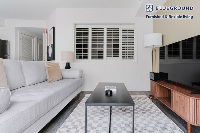 Photo - 1301 M St NW Unidad FL8-ID1219