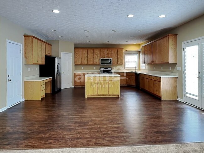 Photo - 520 Martin Field Dr