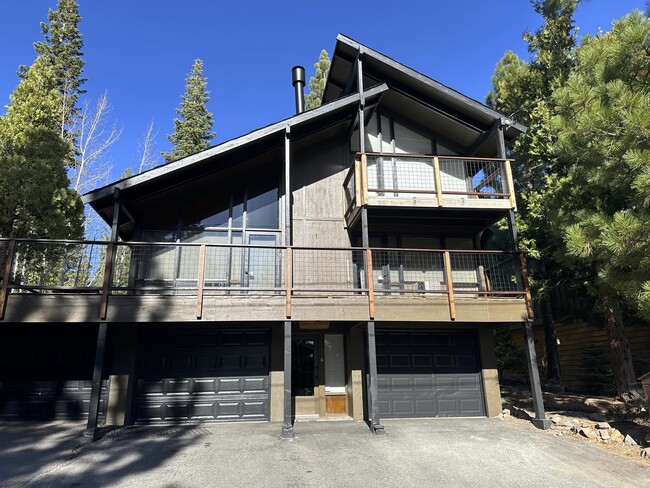 Building Photo - 7639 Forest Glen Dr