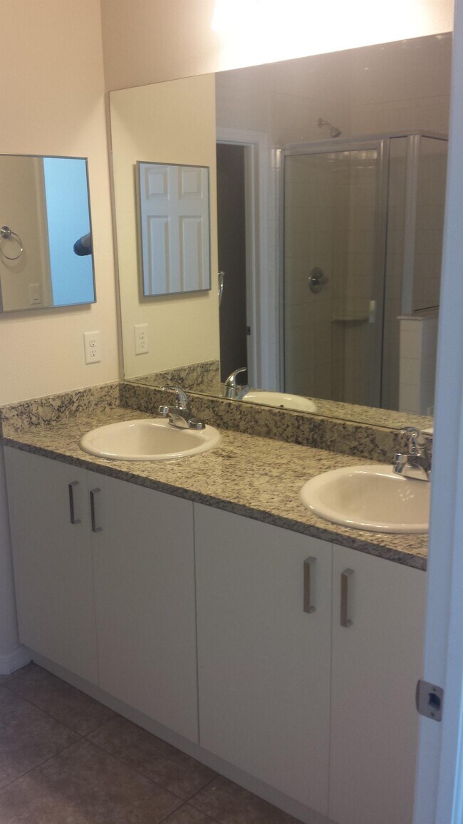 Photo - 7525 39th Pl N