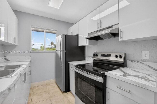 Photo - 2201 Catherine Dr Unit 3