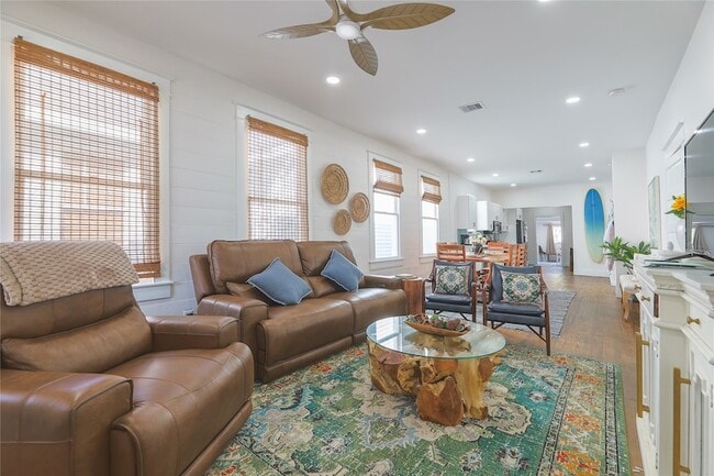 Photo - 2912 Avenue R