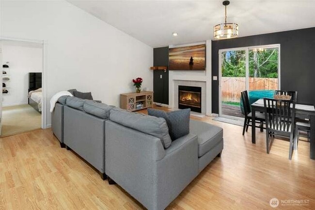 Photo - 8215 1st St SE