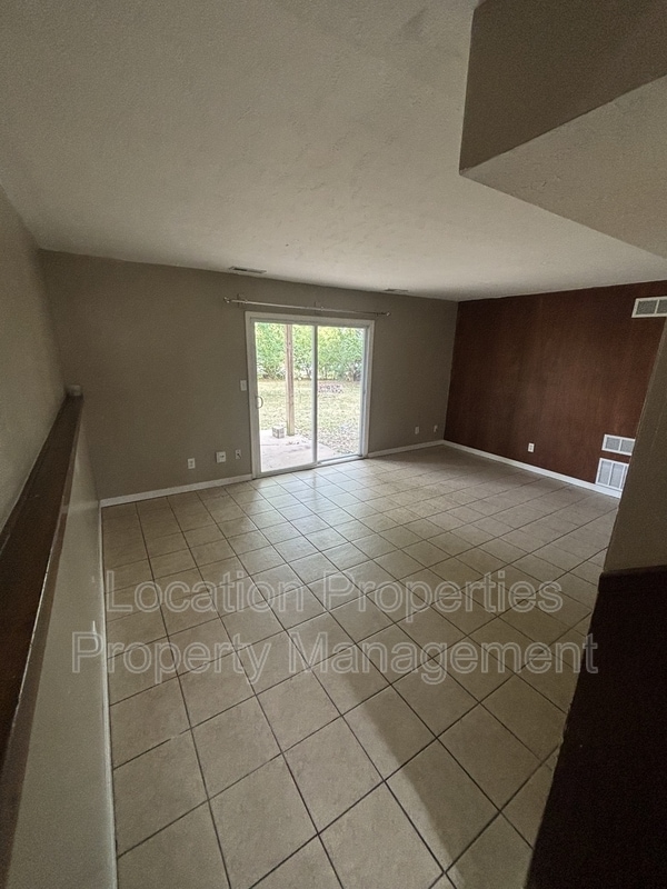 Photo - 2428 Cedarwood Ave