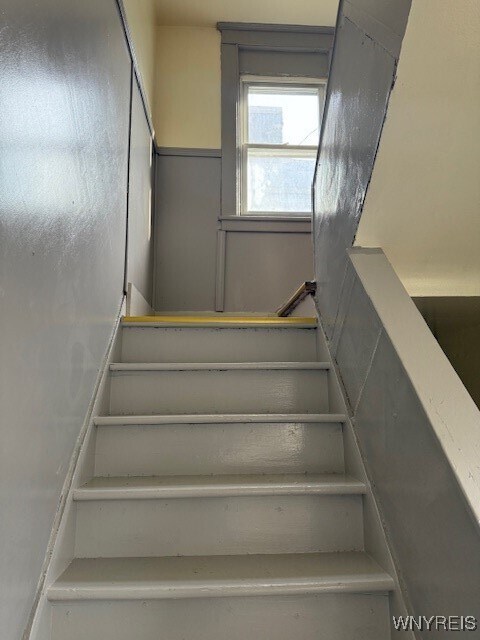 Photo - 2255 Genesee St